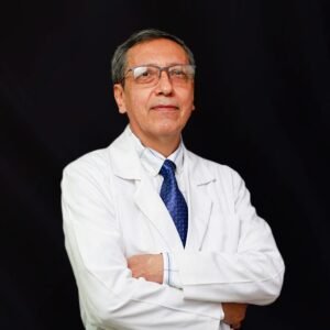 Dr. Rubén Villanueva, dermatólogo especialista en enfermedades de la piel en Panamá